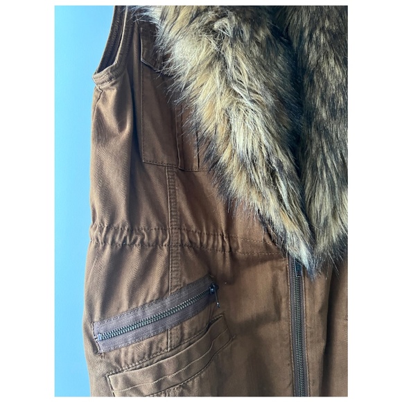 Anthropologie Vest with Removable Faux Fur Trim -  size M - Picture 5 of 5